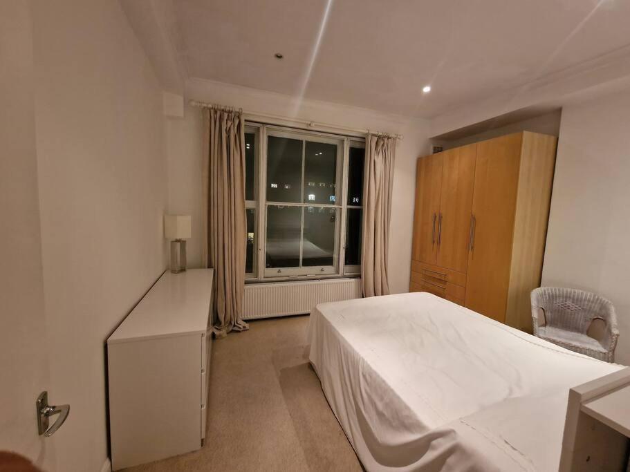 Charming Flat On Holland Road, Kensington Appartement